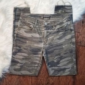 EXPRESS Factory Raw Hem Camo Ankle Legging Sz 4